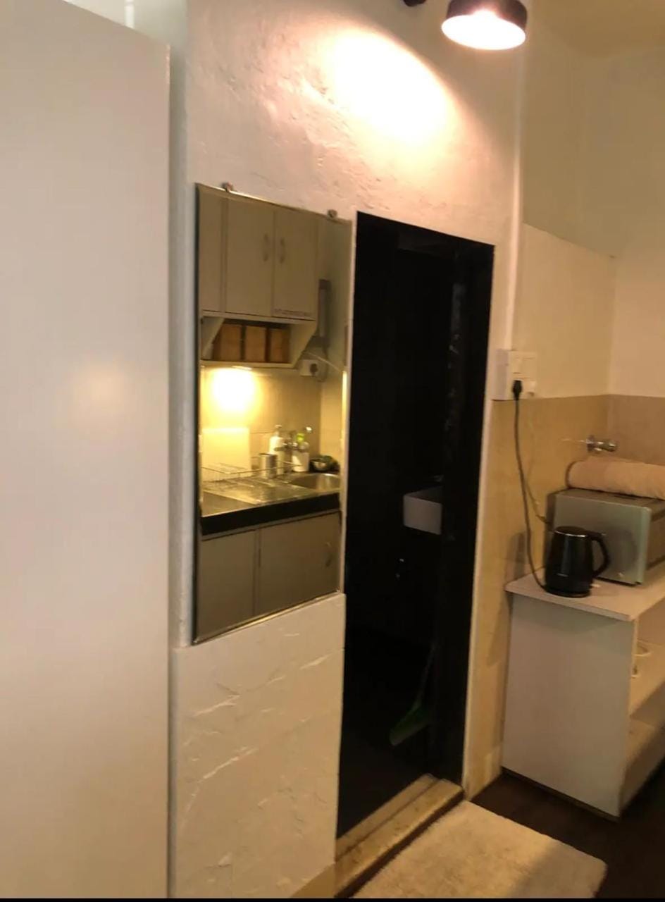 Cosy studio at Delphi bungalow Apartment in Mumbai