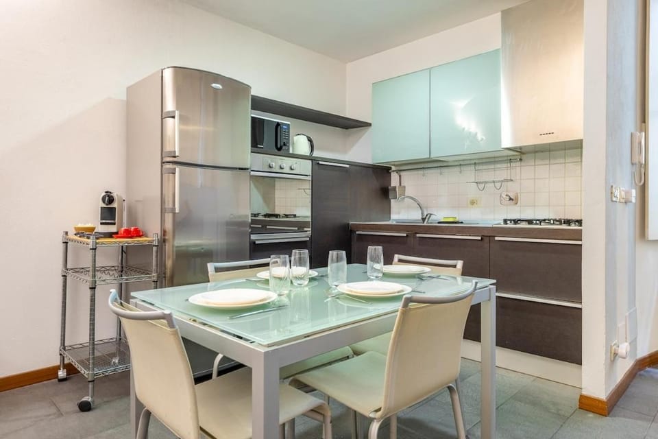 Kitchen or kitchenette, Dining area, dishwasher, oven, stove