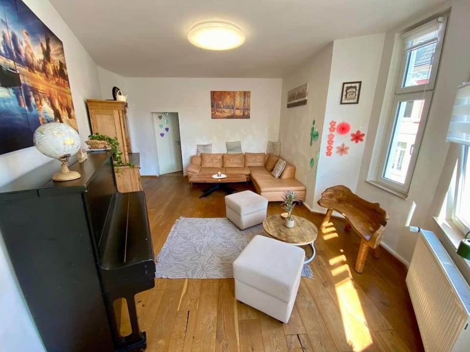 Living room, Photo of the whole room, Dining area