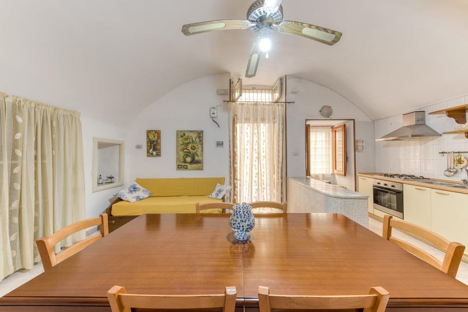 Property building, Kitchen or kitchenette, Living room
