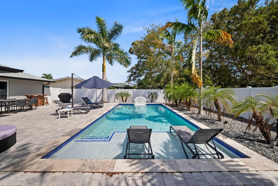 Patio, Day, Pool view, Swimming pool, sunbed