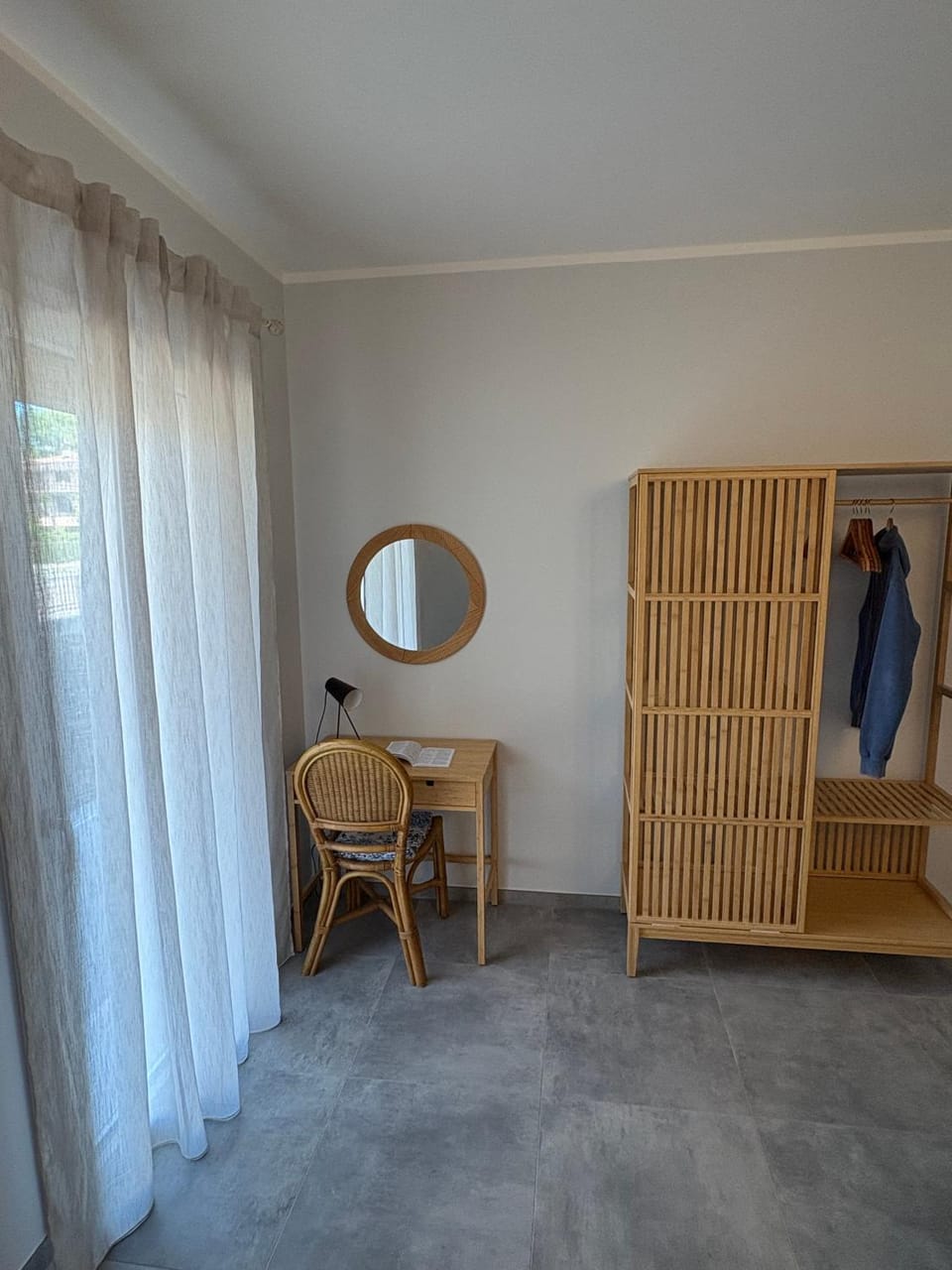 wardrobe
