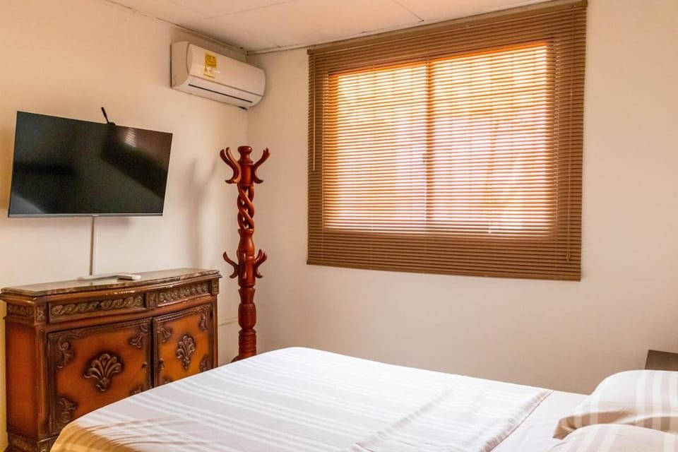 Bed, TV and multimedia, Bedroom, air conditioner