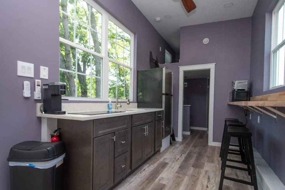 Greystone - Cozy 2-bedroom Tiny Home in soothing Anderson SC on Lake Hartwell House in Lake Hartwell