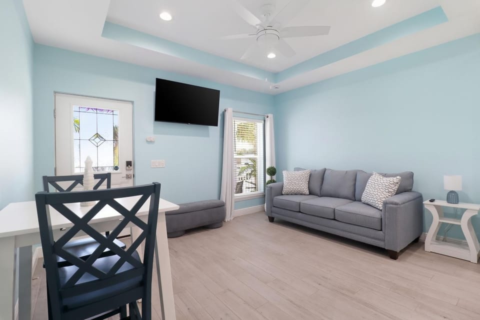 New! Charming Lilac Cottage 111 Apartment in Punta Gorda
