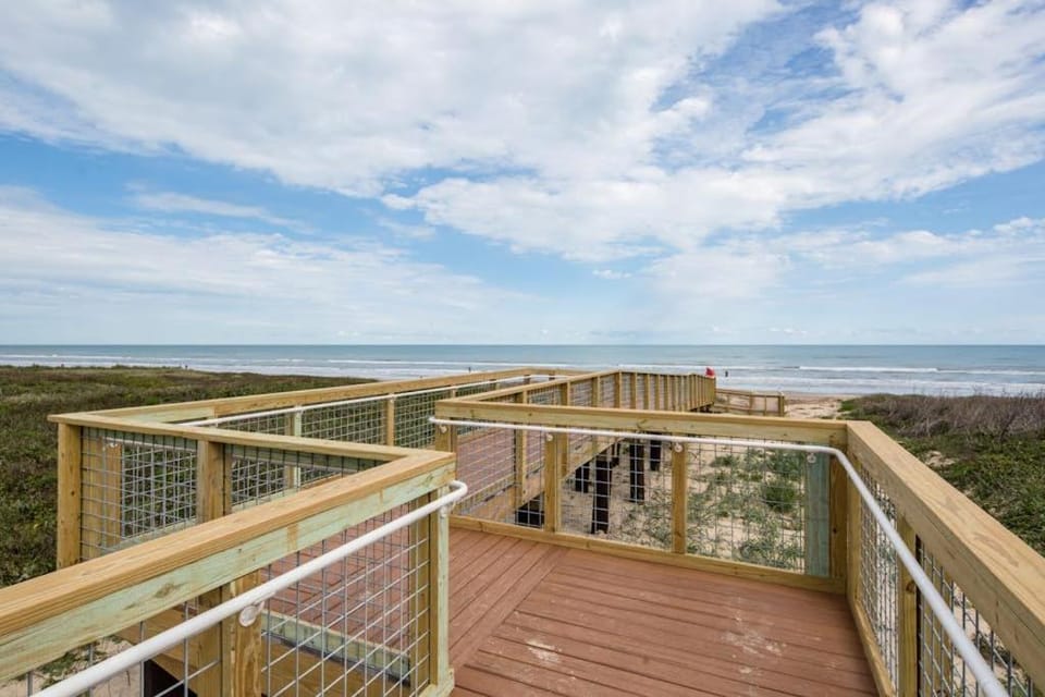 Shoreline Oasis Apartment in South Padre Island