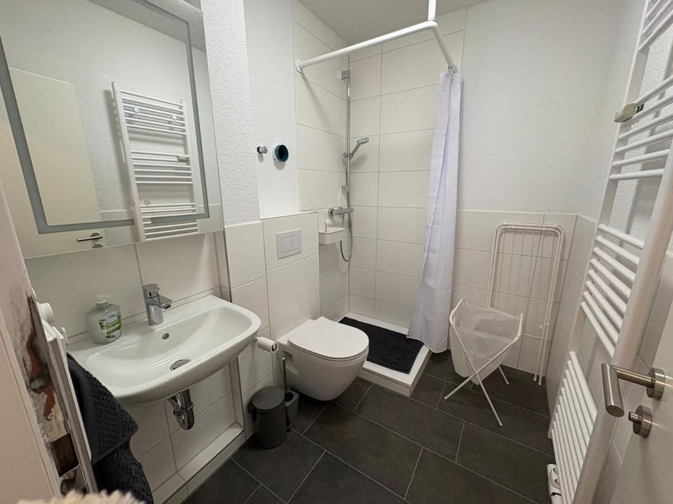 Modern, quiet apartment with balcony & parking space Apartment in Oldenburg