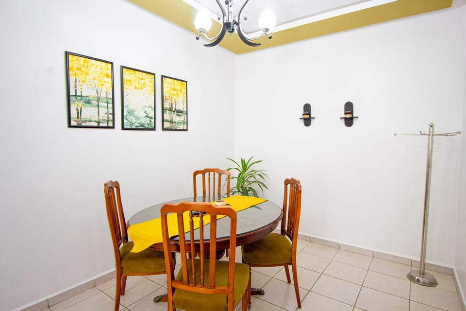 Cozy & vintage, Spacious, quiet, ideal location Apartment in Tangier
