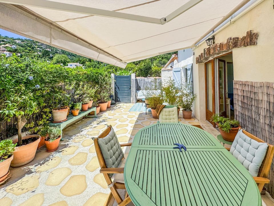 Joli mas - 4 personnes - piscine-terrain de boules Apartment in Cavalaire-sur-Mer