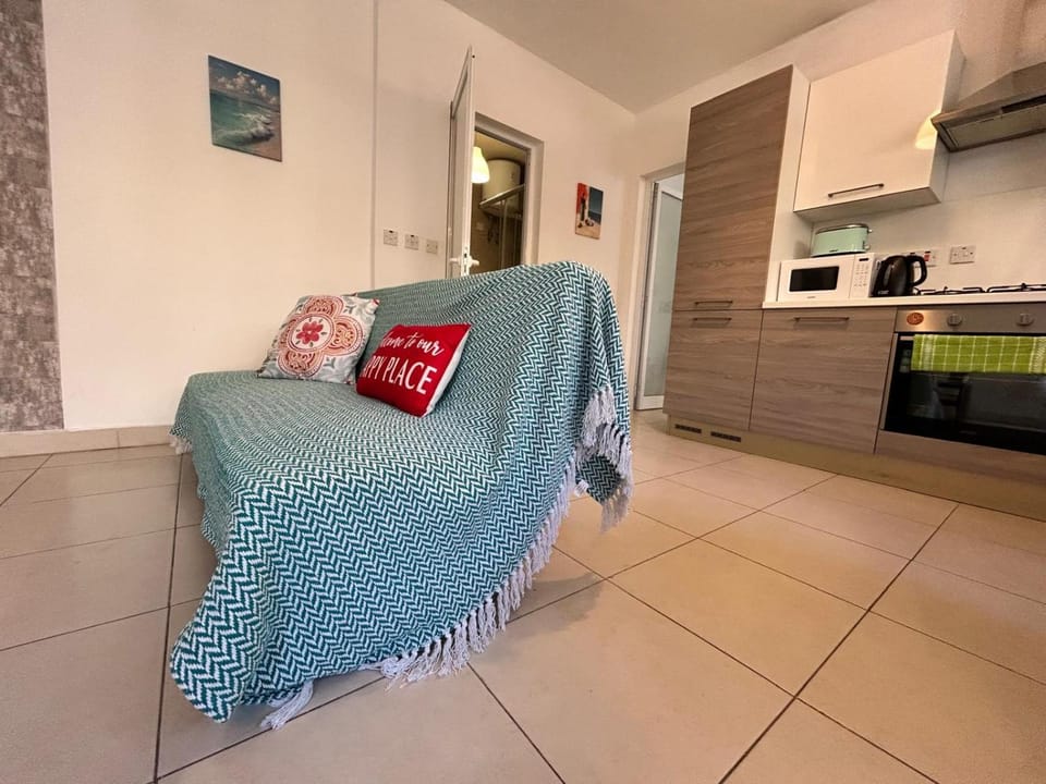 Living room, Seating area, toaster