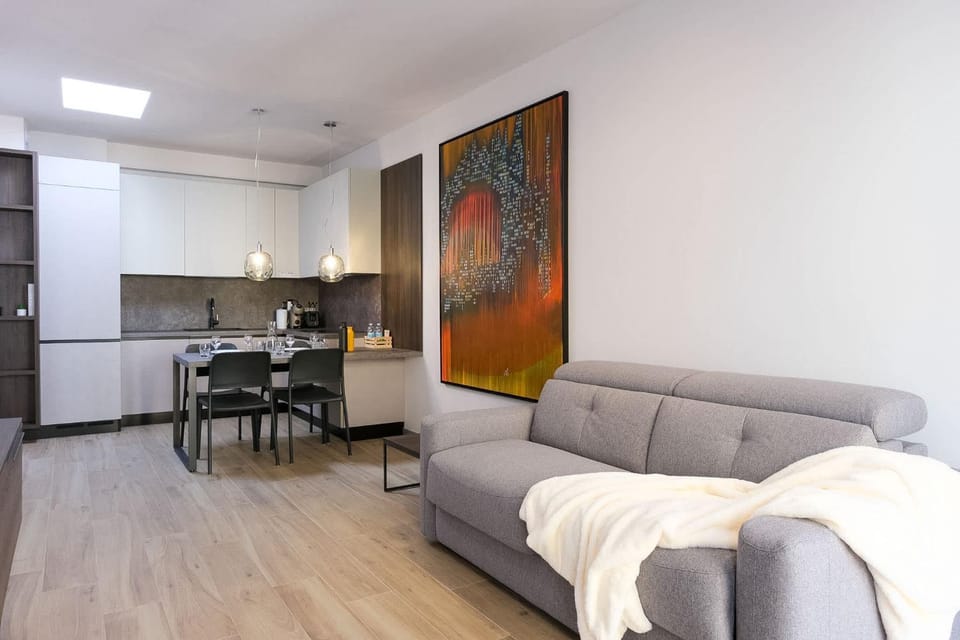 Kitchen or kitchenette, Living room, Seating area, Dining area