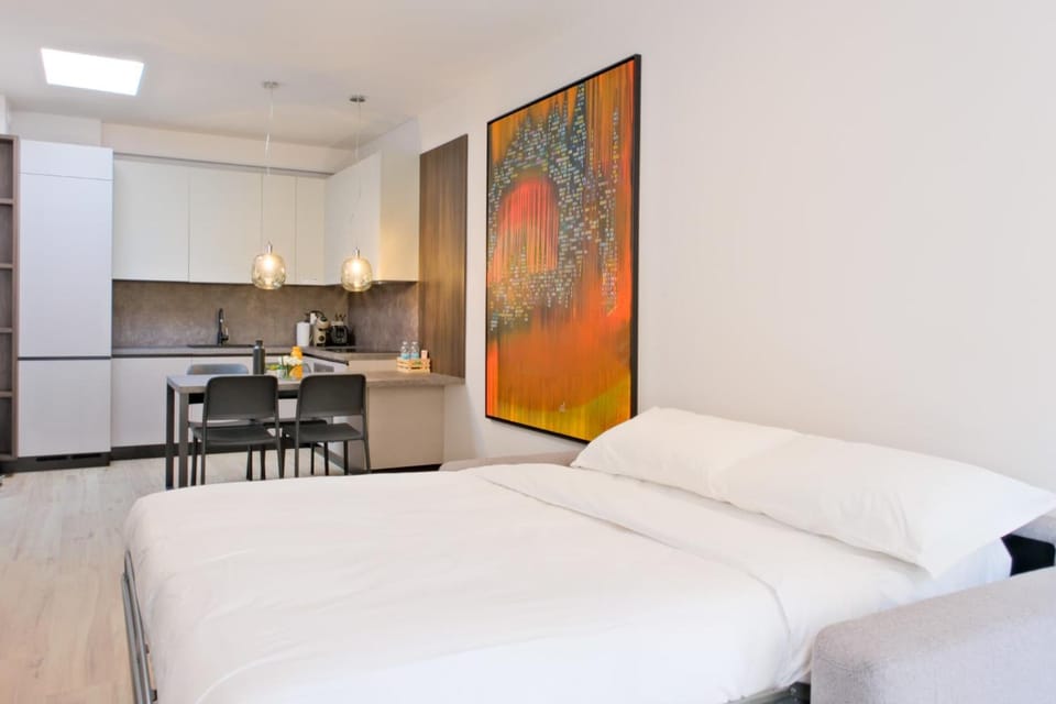Bed, Kitchen or kitchenette, Living room, Dining area