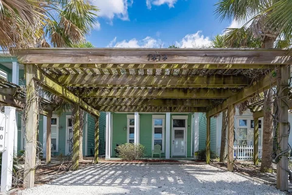 4BR Beach House w Pool Loft and Gulf Views House in Panama City Beach