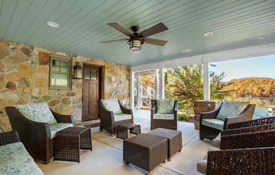 Relaxing 5BR Lake House Retreat House in Oak Ridge