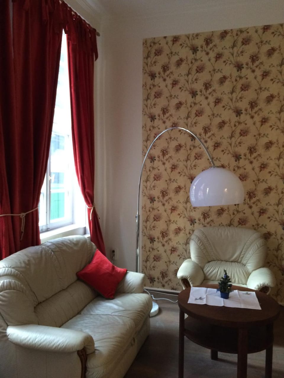 Photo of the whole room