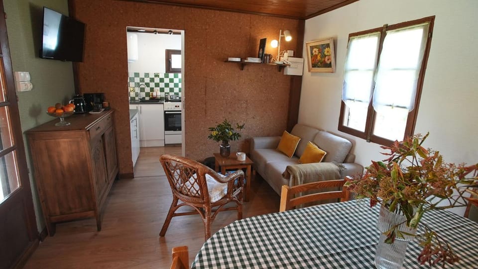 Chalet cosy 4pers Rivière Animaux 25min du Mans Chalet in Pays de la Loire