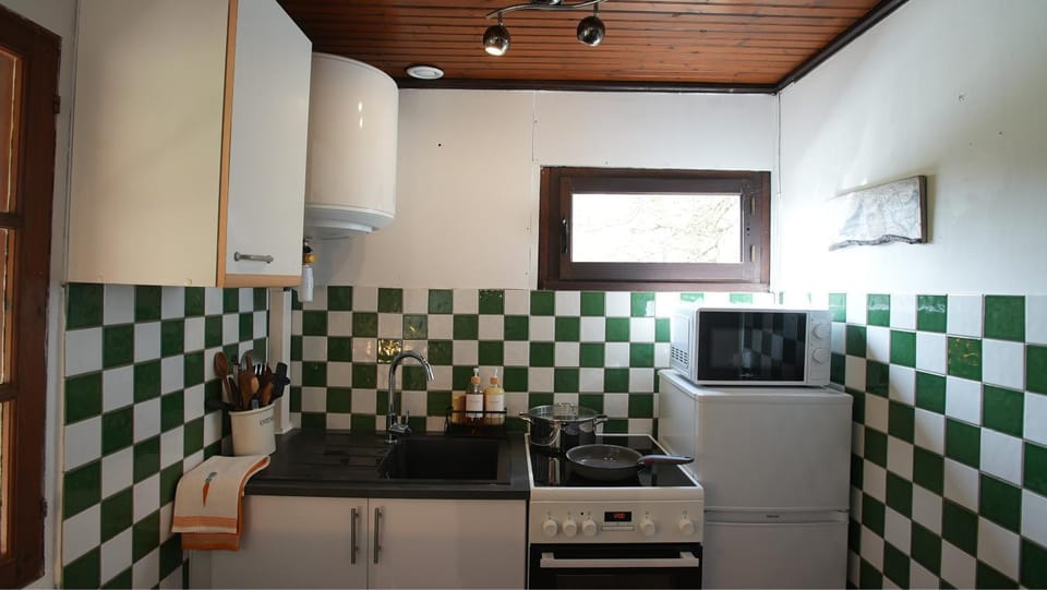 Chalet cosy 4pers Rivière Animaux 25min du Mans Chalet in Pays de la Loire