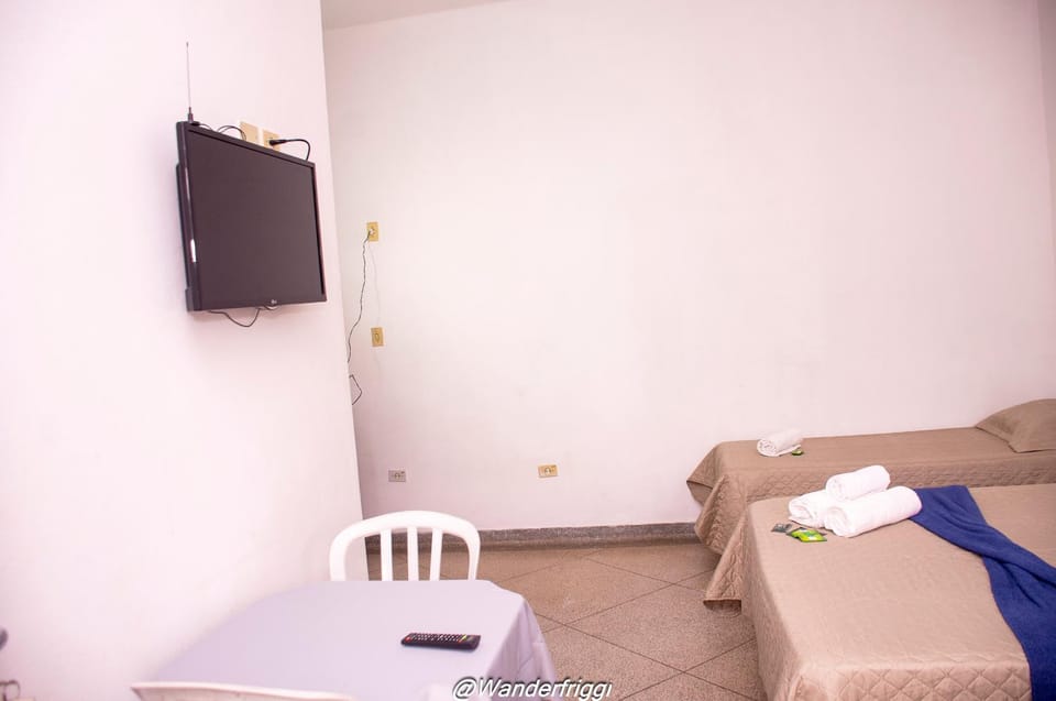 Communal lounge/ TV room, Bed, TV and multimedia, Photo of the whole room, Seating area, Bedroom