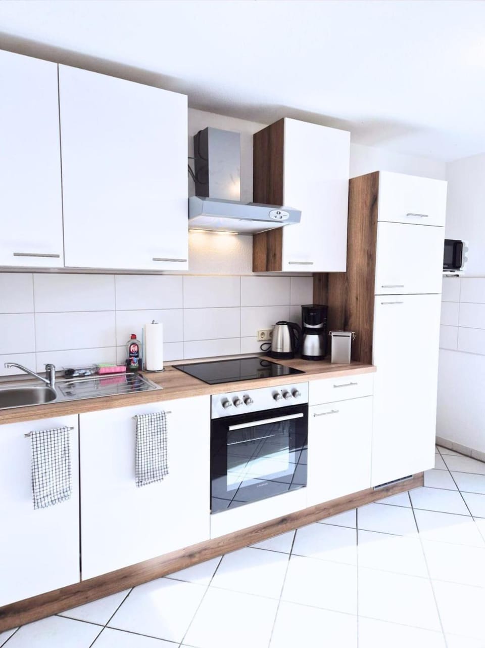Coffee/tea facilities, Kitchen or kitchenette, Dining area, dishwasher, heating, microwave, oven, pet friendly, stove, toaster, kitchen