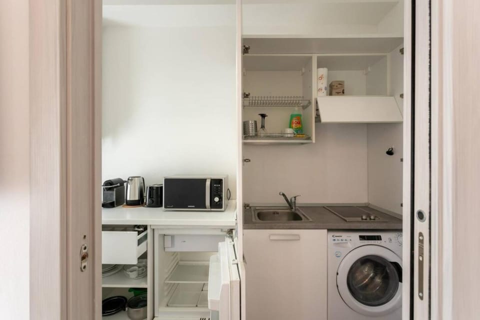 Centrale Duomo 10min - Elegant studio - Metro 2min Apartment in Milan