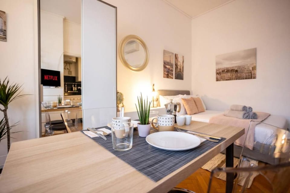 Centrale Duomo 10min - Cozy studio - Metro 2min Apartment in Milan