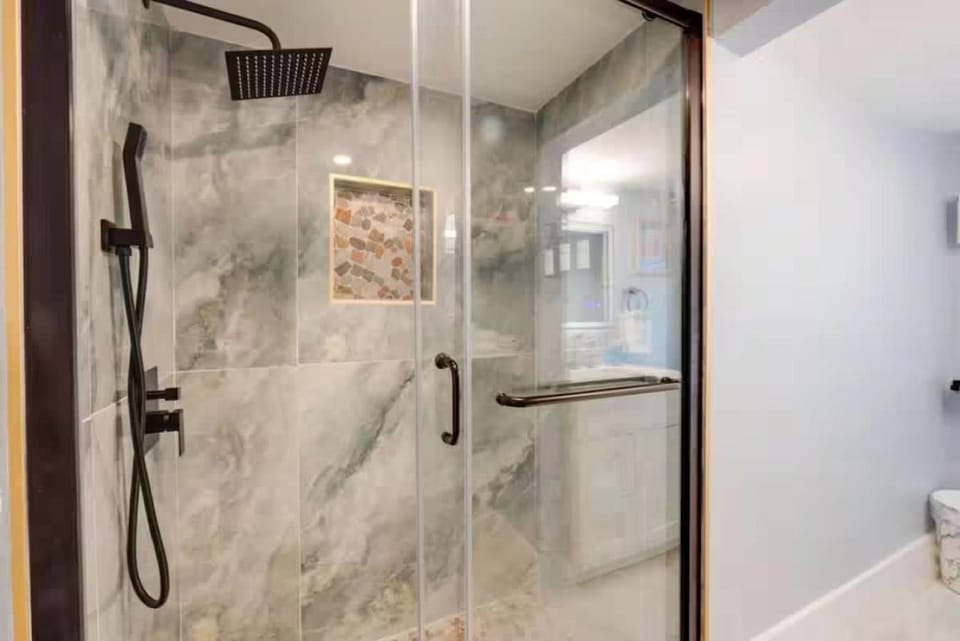 Newly Renovated Unit Steps from Beach Apartment in Old Orchard Beach