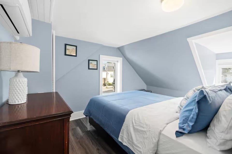 New Renovated Oceanfront Loft and Style Apartment in Old Orchard Beach