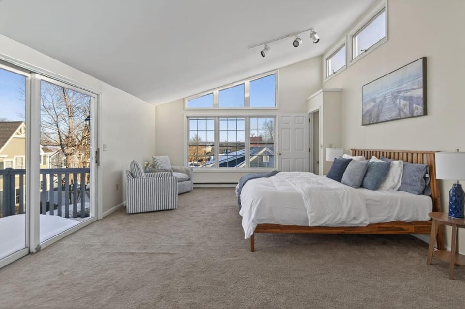 2BR Retreat in Downtown Old Orchard Apartment in Old Orchard Beach