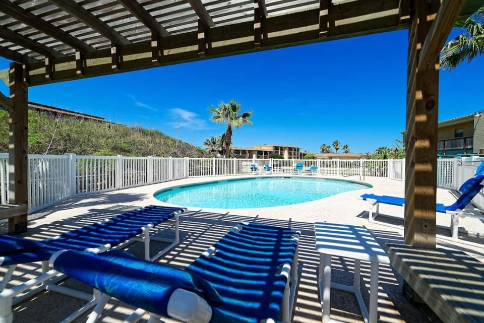 Captain Jacks Pearl Apartment in Port Aransas