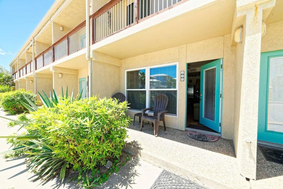 Captain Jacks Pearl Apartment in Port Aransas