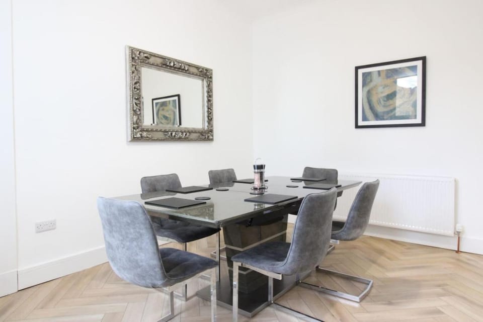 Premium 4 Bedroom, Airdrie, Glasgow. House in Airdrie