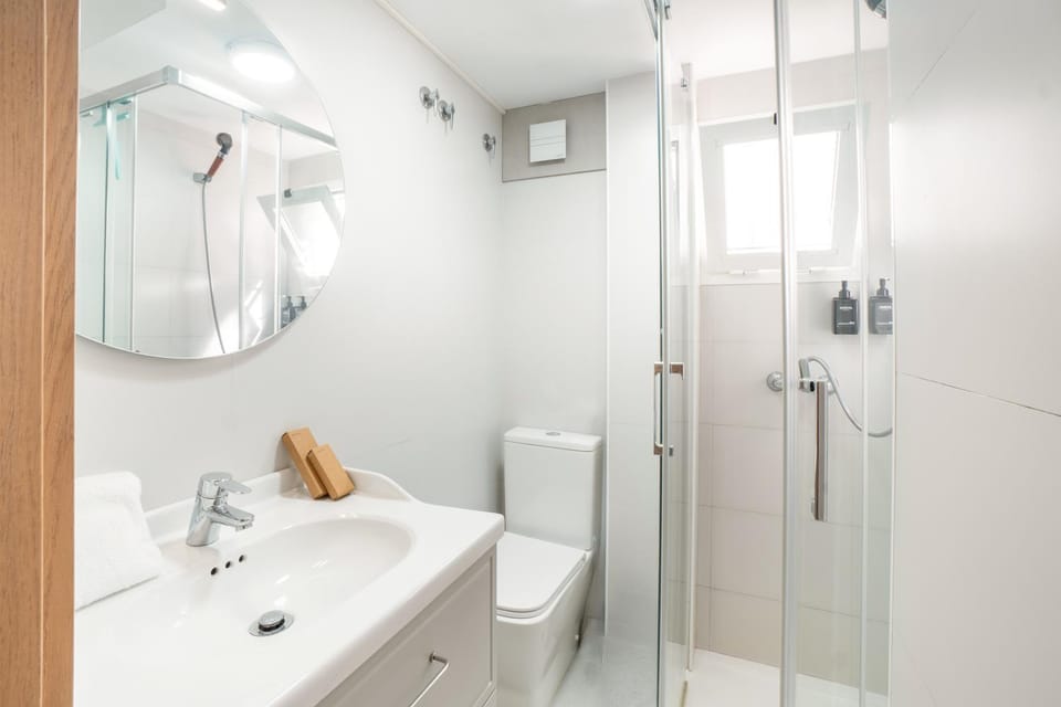 Shower, Toilet, Bathroom