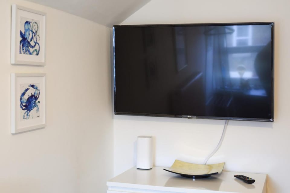 Air Maison - Britannia House - Tech Geared 3 Bedroom House in Portsmouth