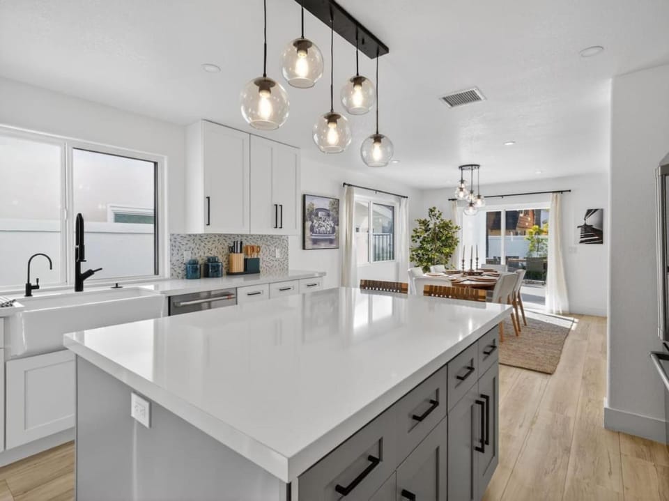 Outrigger Beach Retreat House in Oxnard
