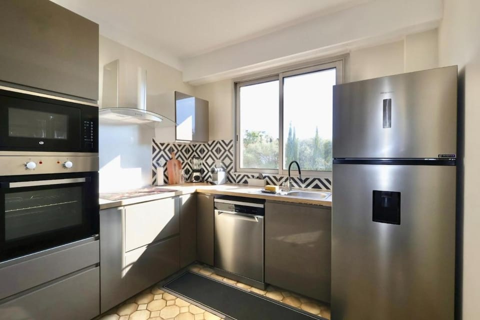 Les Vertes Années - Apt Standing 4 Prs Apartment in Antibes
