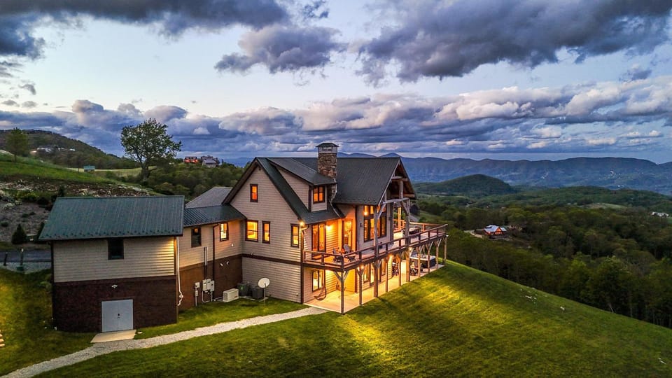 Over The Top Lodge at Chappell Farms House in Watauga