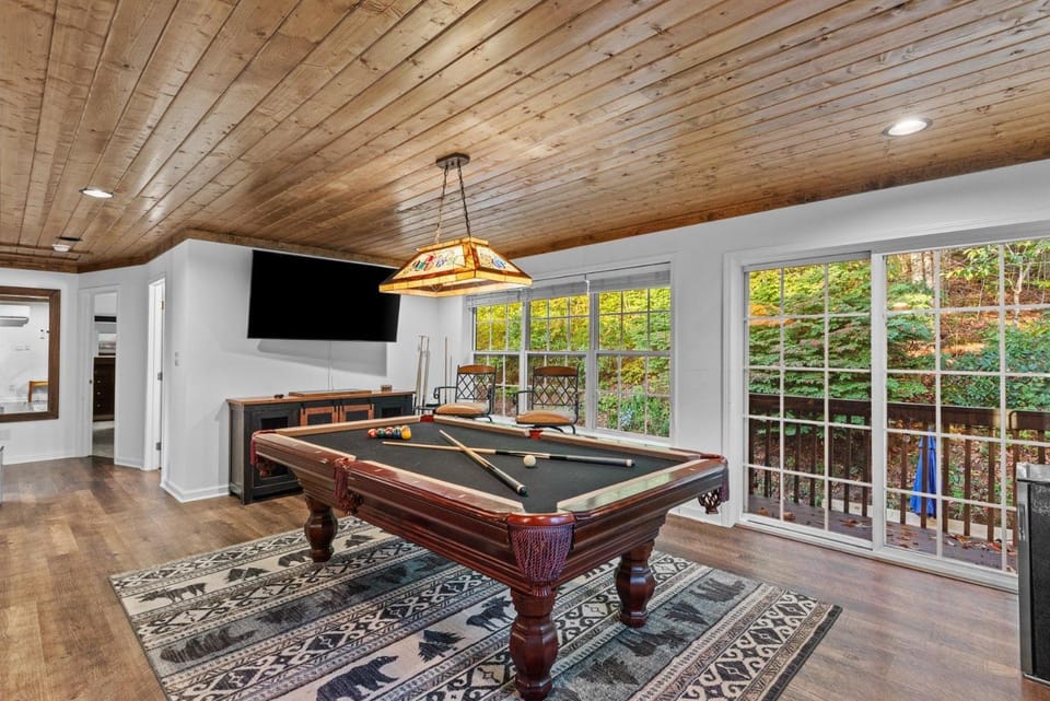 Ski and Stay Chalet House in Sugar Mountain