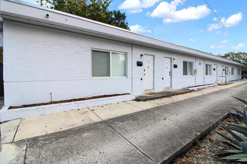 Central Miami Home Close to Wynwood & Downtown Apartment in Miami