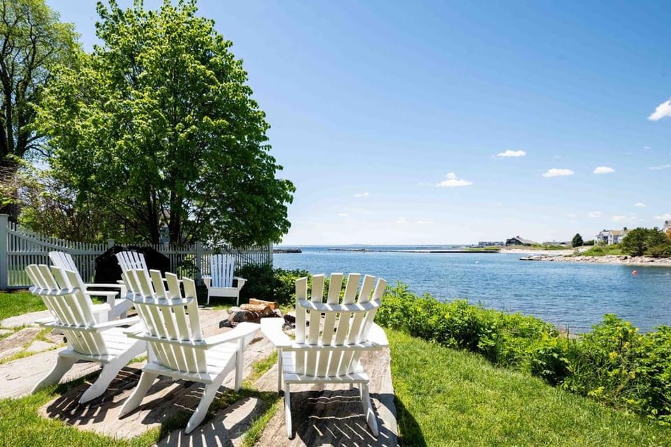 Ocean Pointe - 5 Bedroom 4 Bath Water Front Home House in Kennebunkport