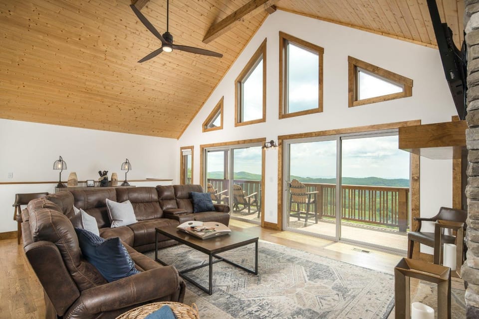 Golden Hours House in Watauga