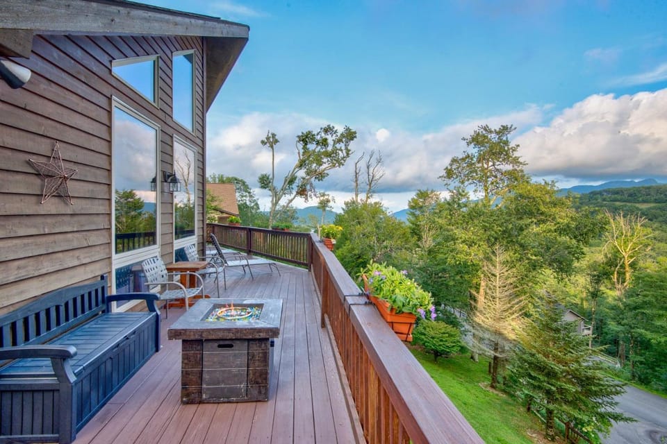 Mountain Sunrise House in Sugar Mountain
