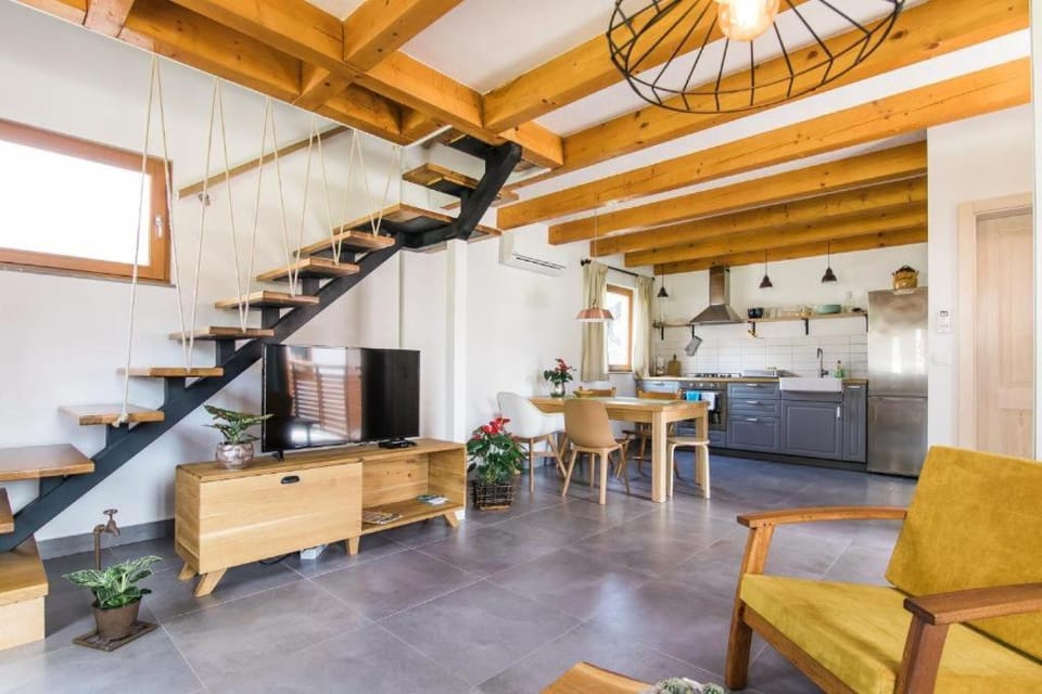 TV and multimedia, Kitchen or kitchenette, Living room, furniture