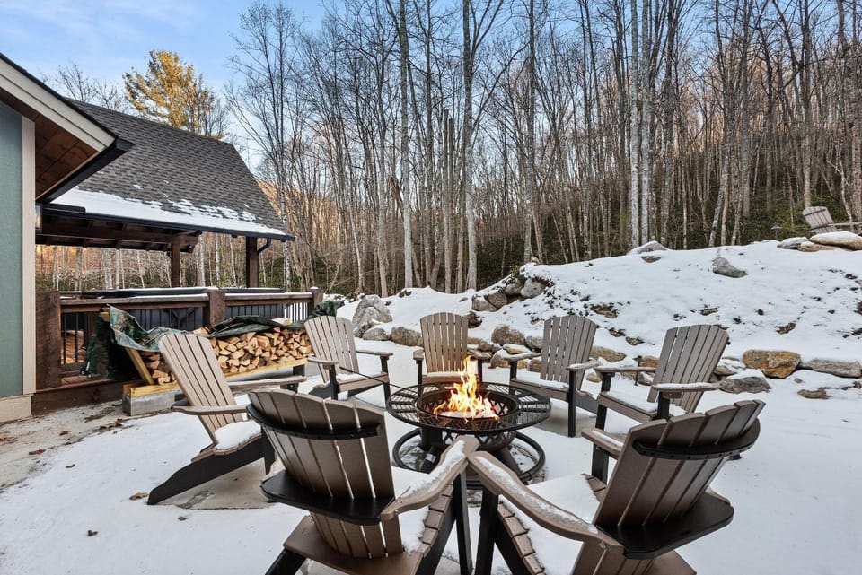 The Cabins on Buckeye Creek at Eagles Nest Cabin in Beech Mountain