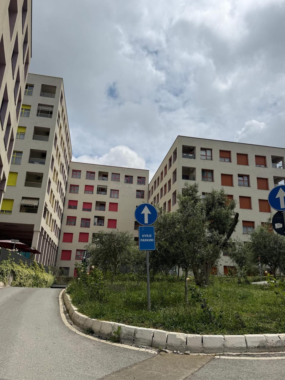 Property building, Neighbourhood, Location
