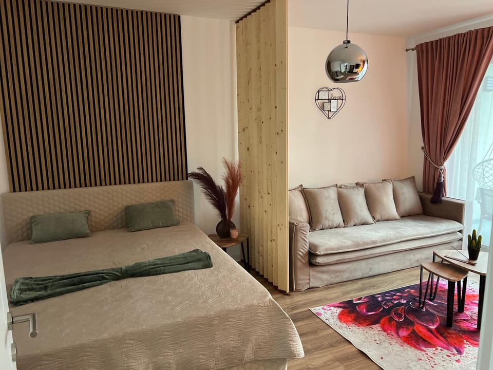 Bed, Living room, Photo of the whole room, Seating area, Bedroom