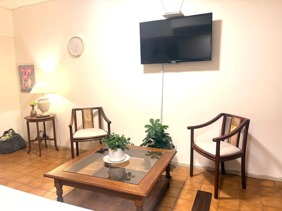 CALIDO y confortable depto, en el centro De Mendoza Apartment in Mendoza