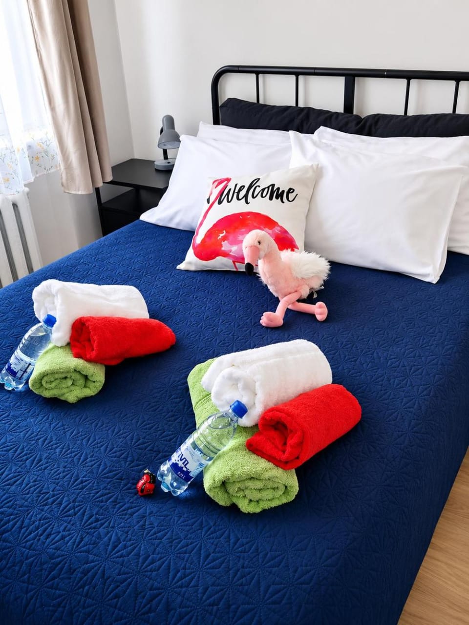 Bed, towels