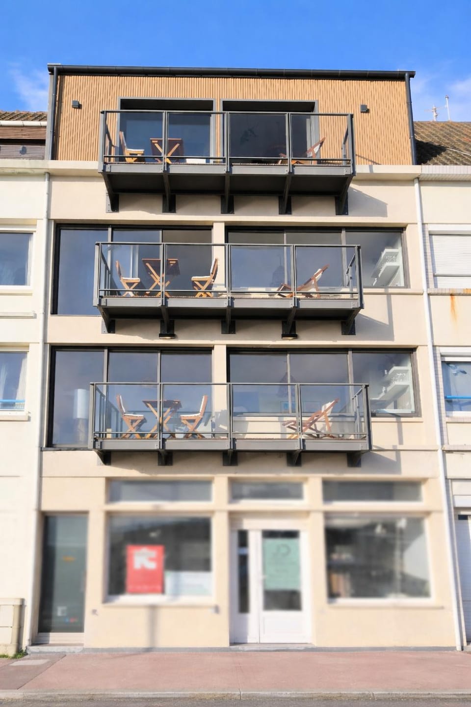Facade/entrance