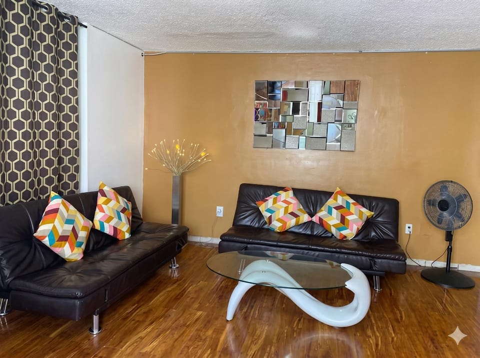 Exceptional Miami Beach Ocean drive Apartment in Flamingo Lummus