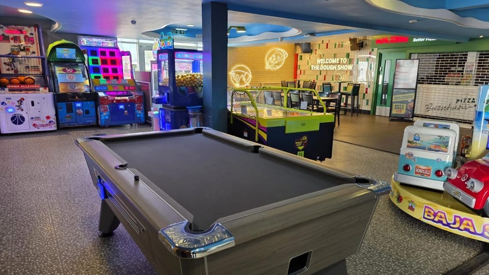 Communal lounge/ TV room, Billiard, Game Room, Evening entertainment